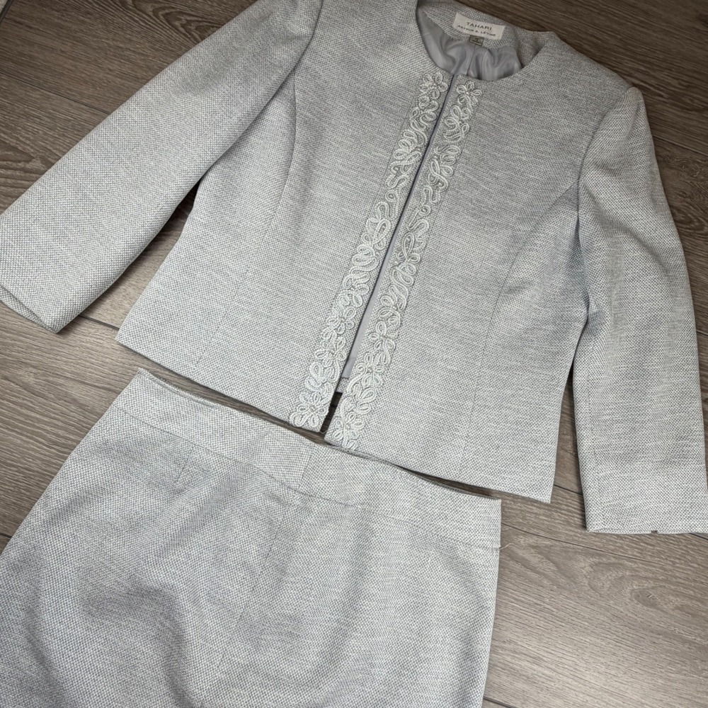 Tahari Womens Skirt Suit Beaded Embroidered Trim Textured Gray Size 10